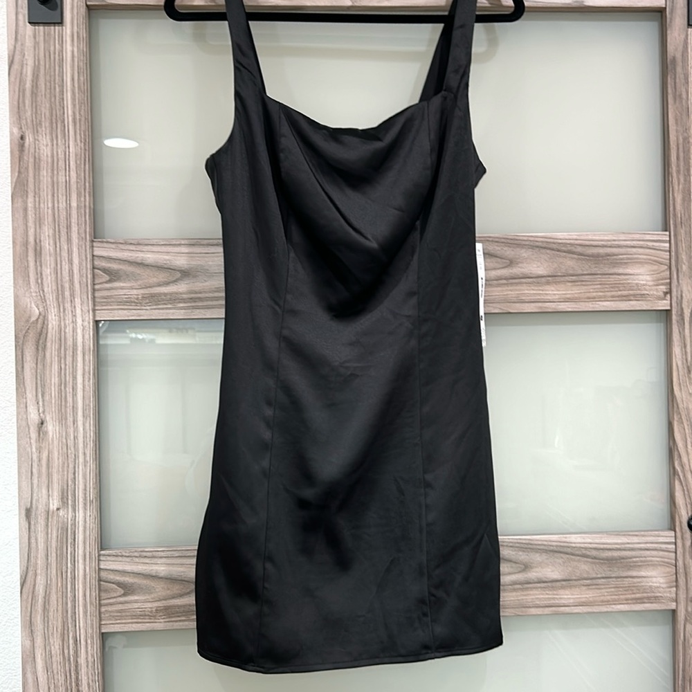 🍩Black Satin Mini